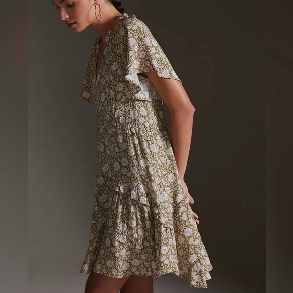 Anthropologie Dresses & Skirts - ANTHROPOLOGIE Dress Womens XS Green Robin Tiered Mini Short Sleeve Floral Print
